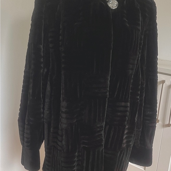 SOLD;Sheared Beaver stroller , Size 16 , Hood And Collar, Hand Clipped Texture - Picture 3 of 16